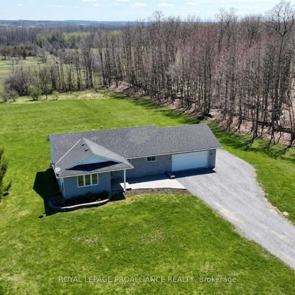 1439 County Road 19, Prince Edward County