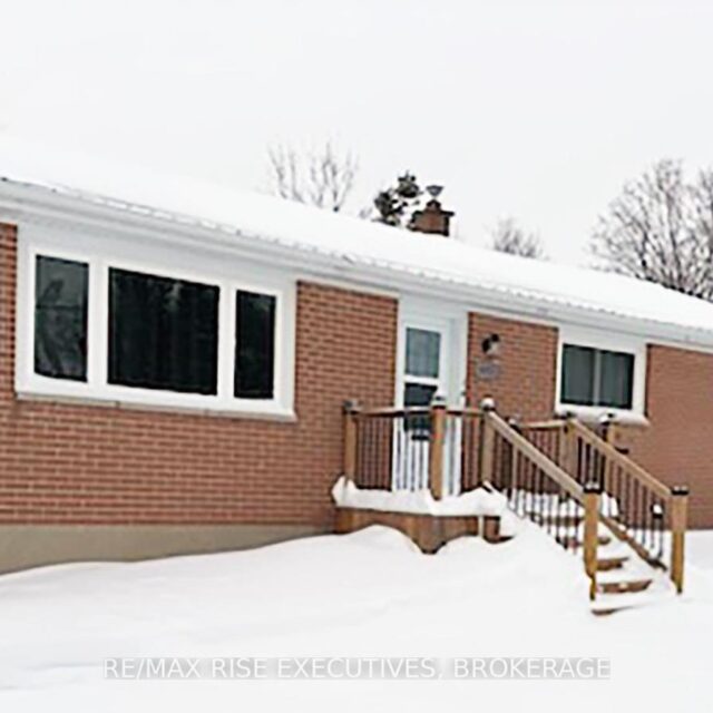 1453 Woodfield Crescent, Kingston