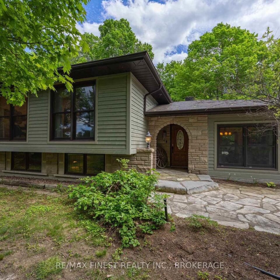1465 Middle Road, Kingston