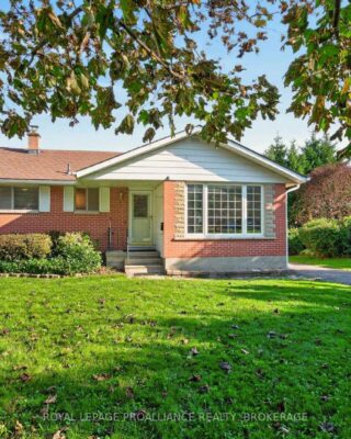 15 Hampstead Heath, Kingston