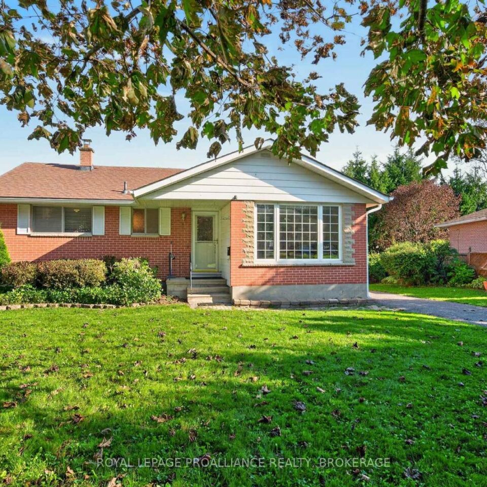 15 Hampstead Heath, Kingston