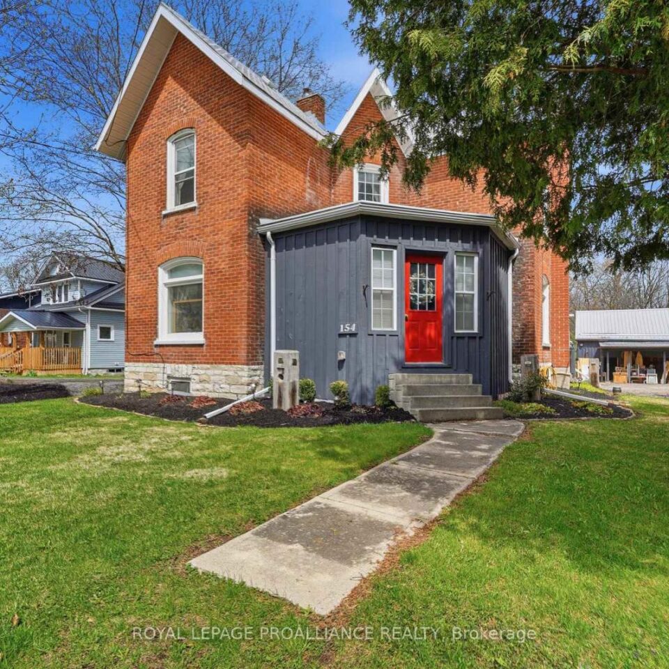 154 St Lawrence Street W, Madoc