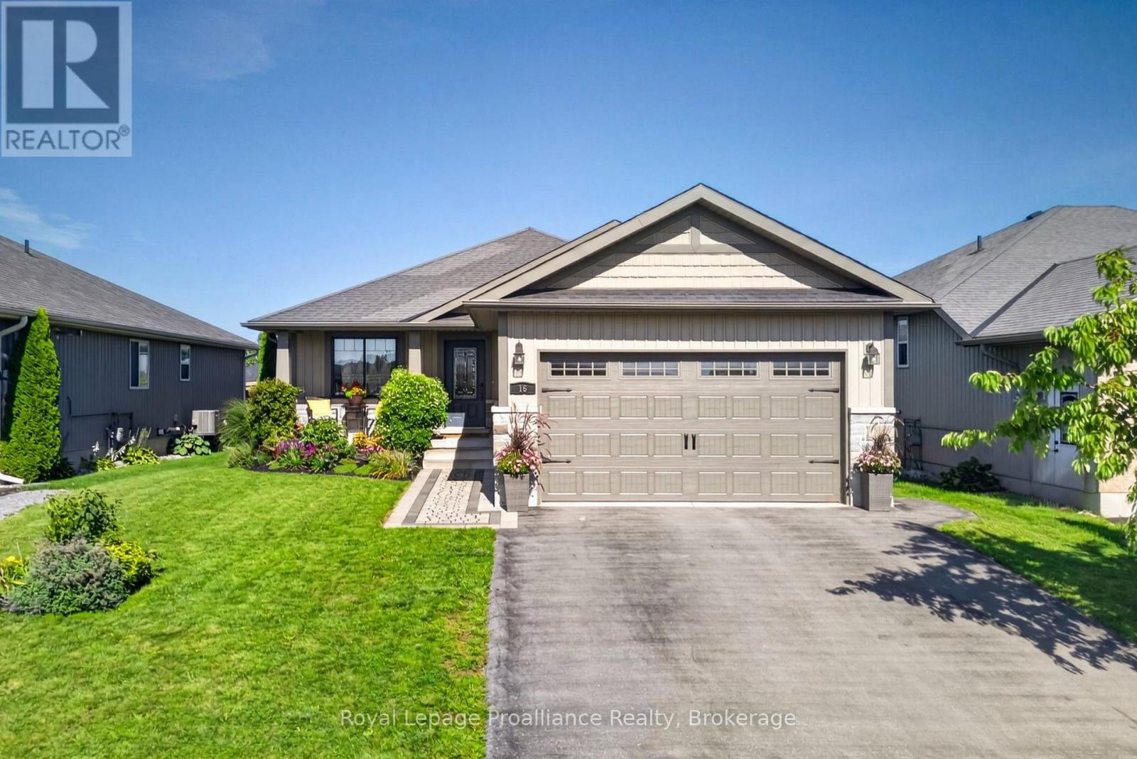 16 Butternut Court, Belleville