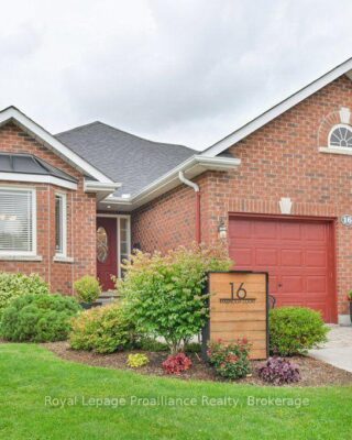 16 Magnolia Court, Belleville