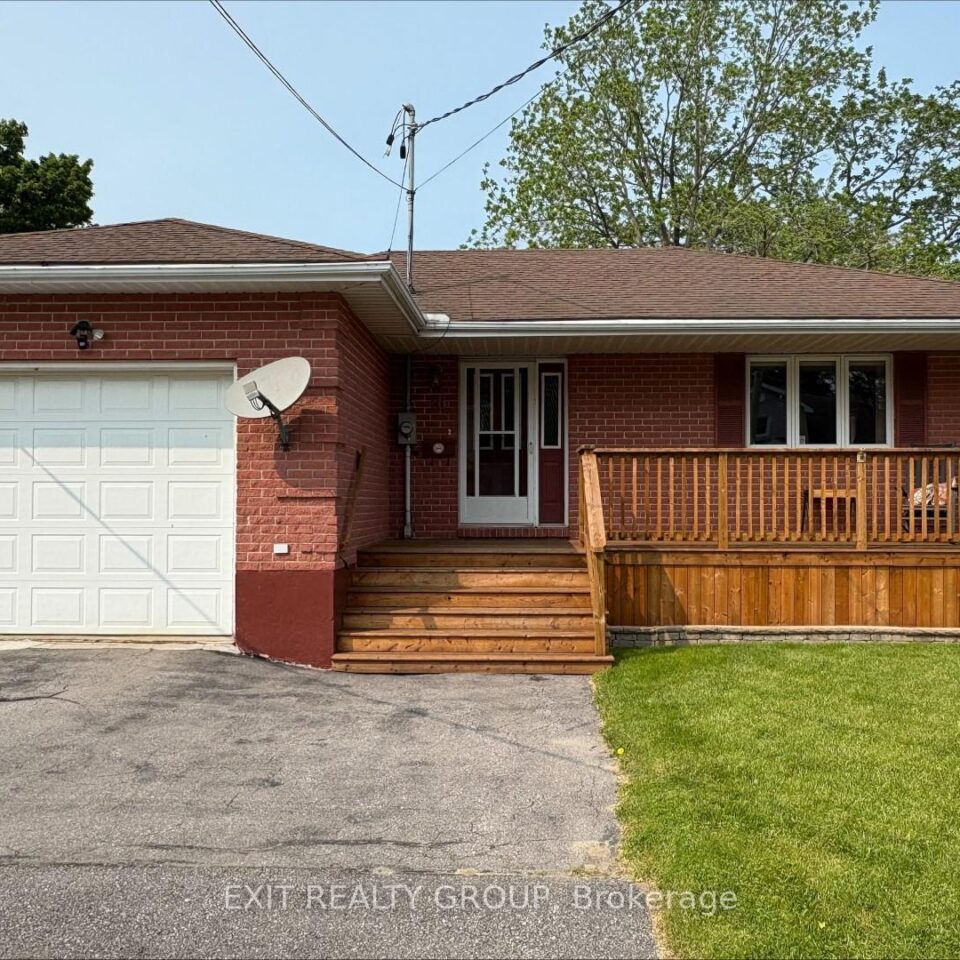 16 Maple Avenue, Prince Edward County