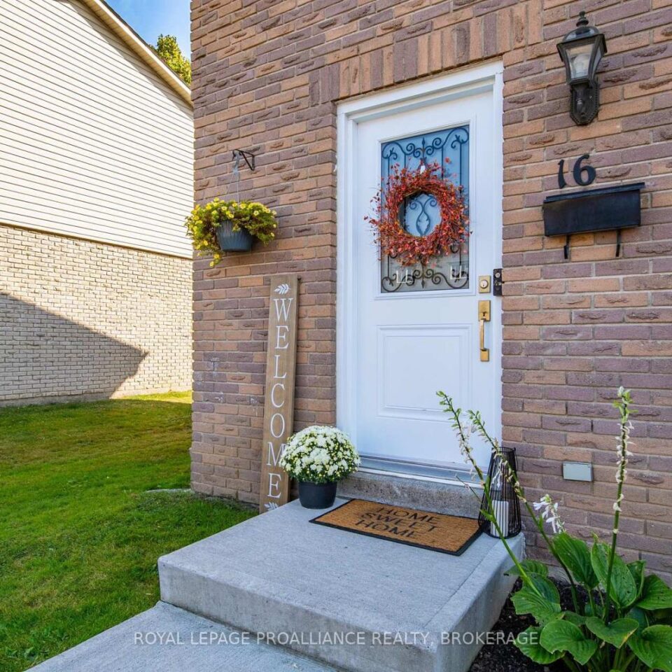 16 Rosemund Crescent, Kingston