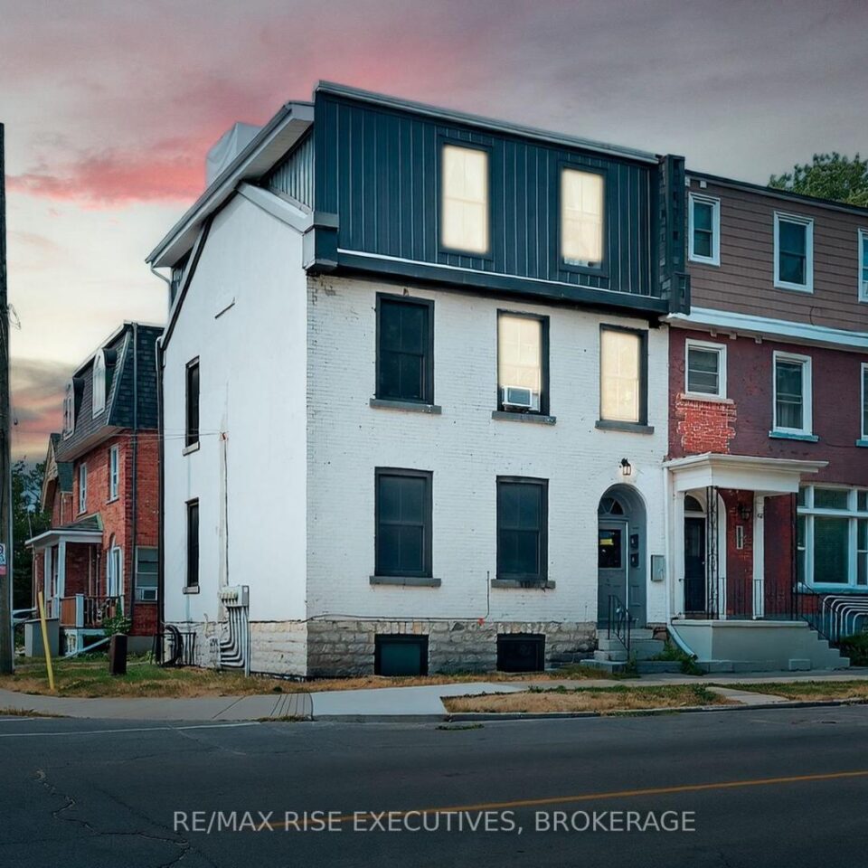 160 King Street E, Kingston