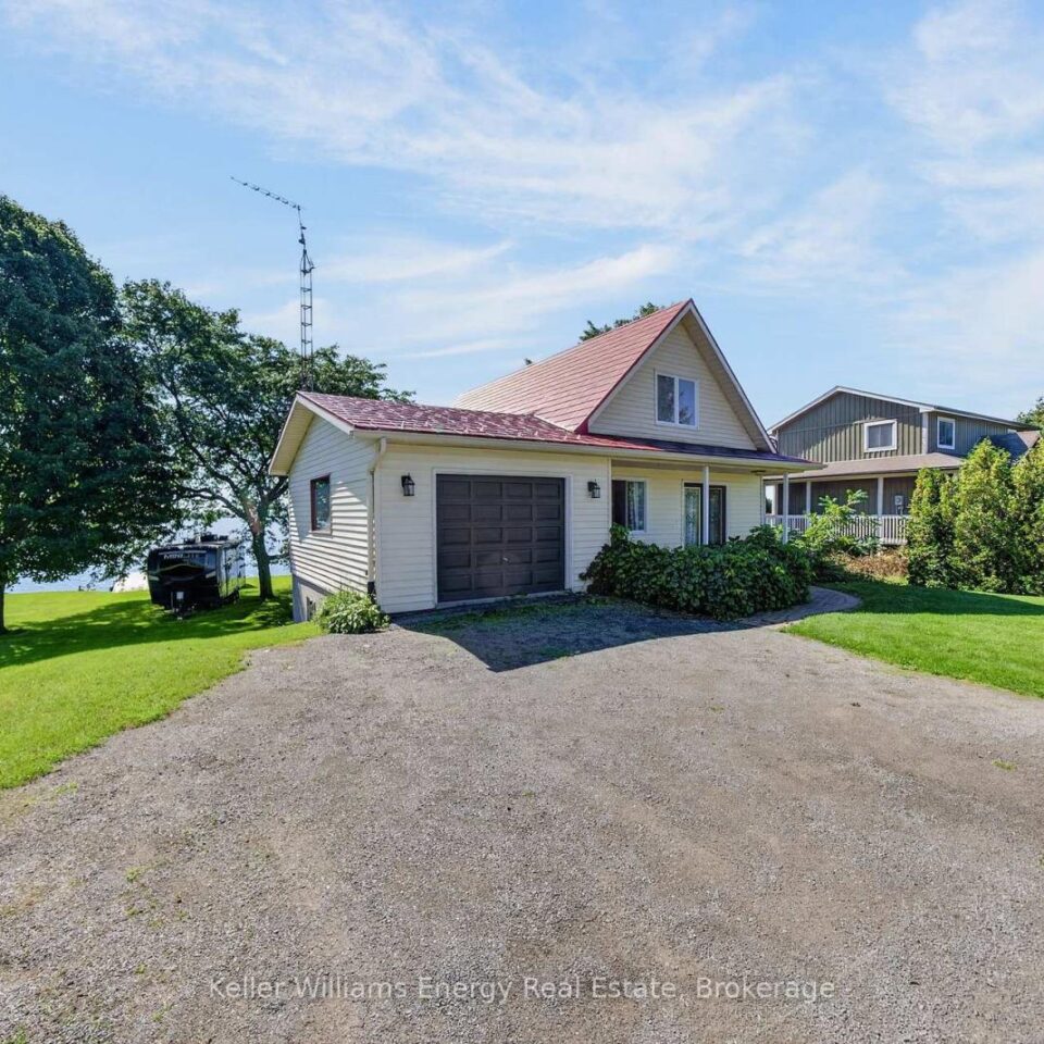 16169 Loyalist Parkway, Prince Edward County