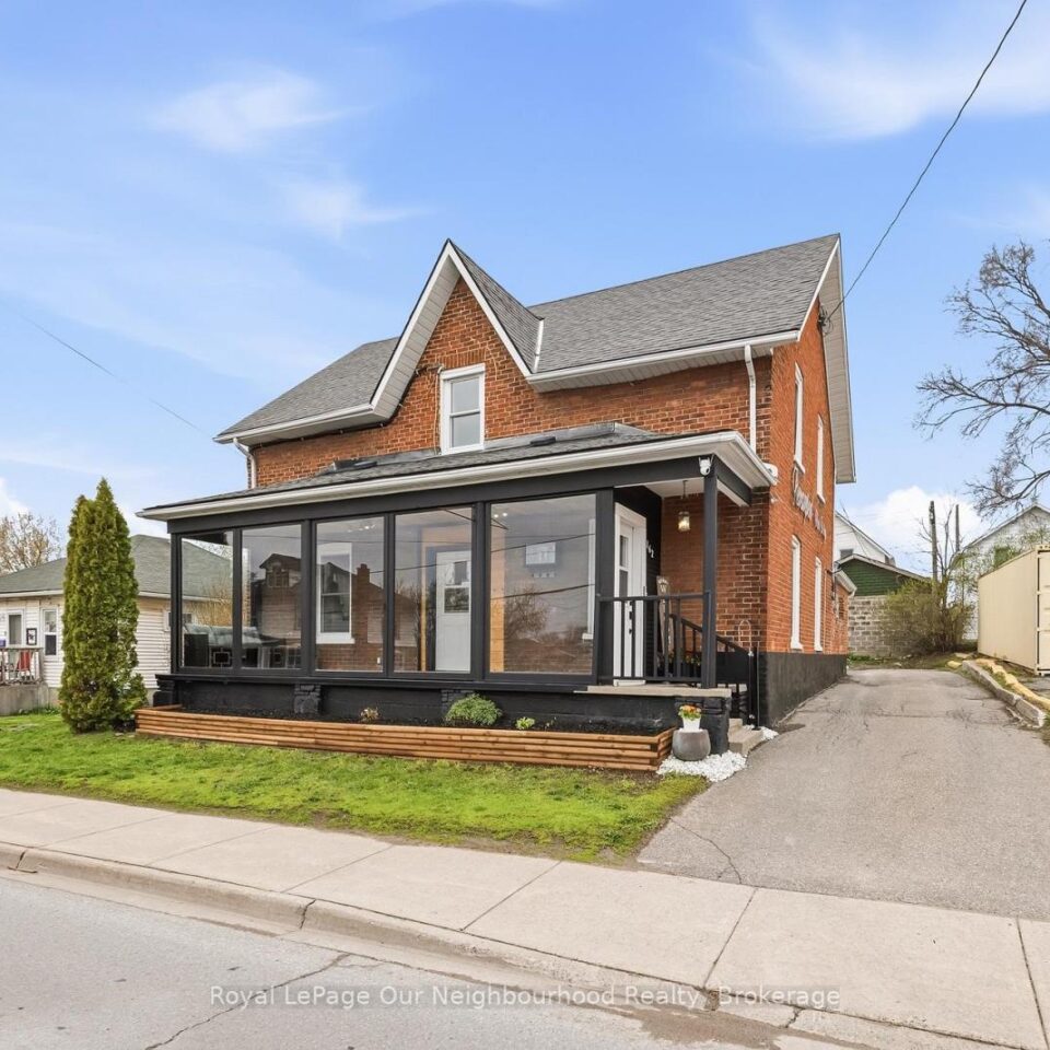 162 Dundas Street E, Quinte West