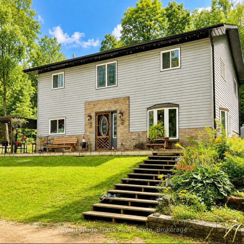 1630 Musclow Greenview Road, Hastings Highlands