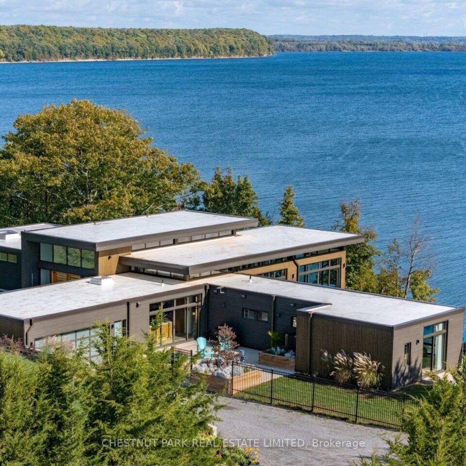 1641 County Road 13, Prince Edward County