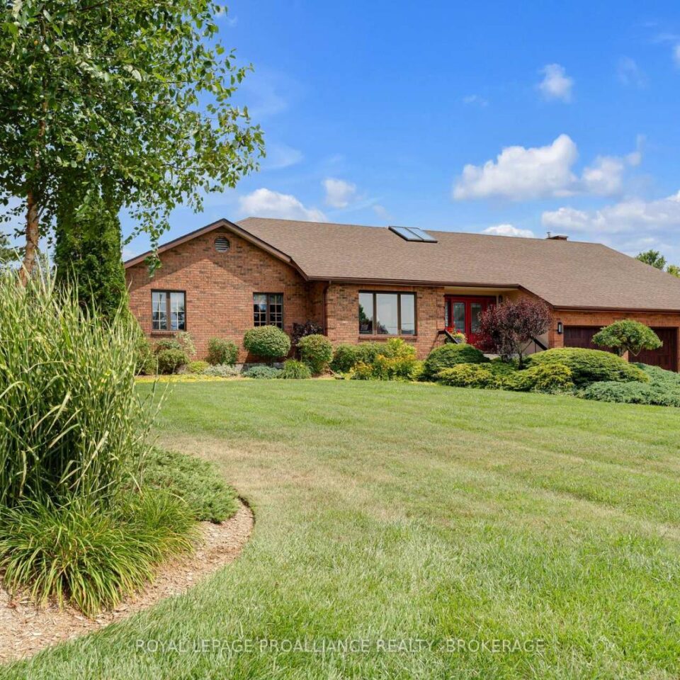 1673 St. Lawrence Avenue, Kingston