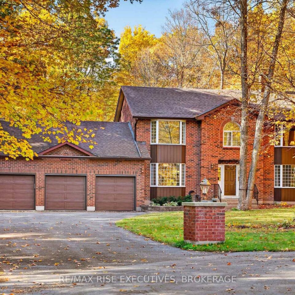 1685 Woodmount Grove, Kingston
