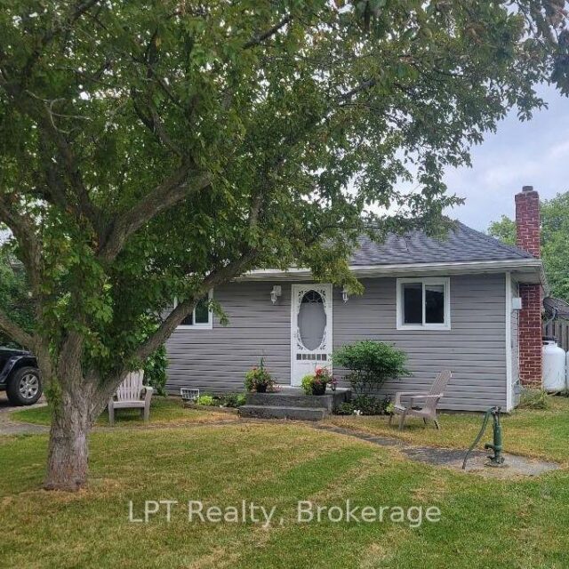 17 Bay Avenue, Prince Edward County