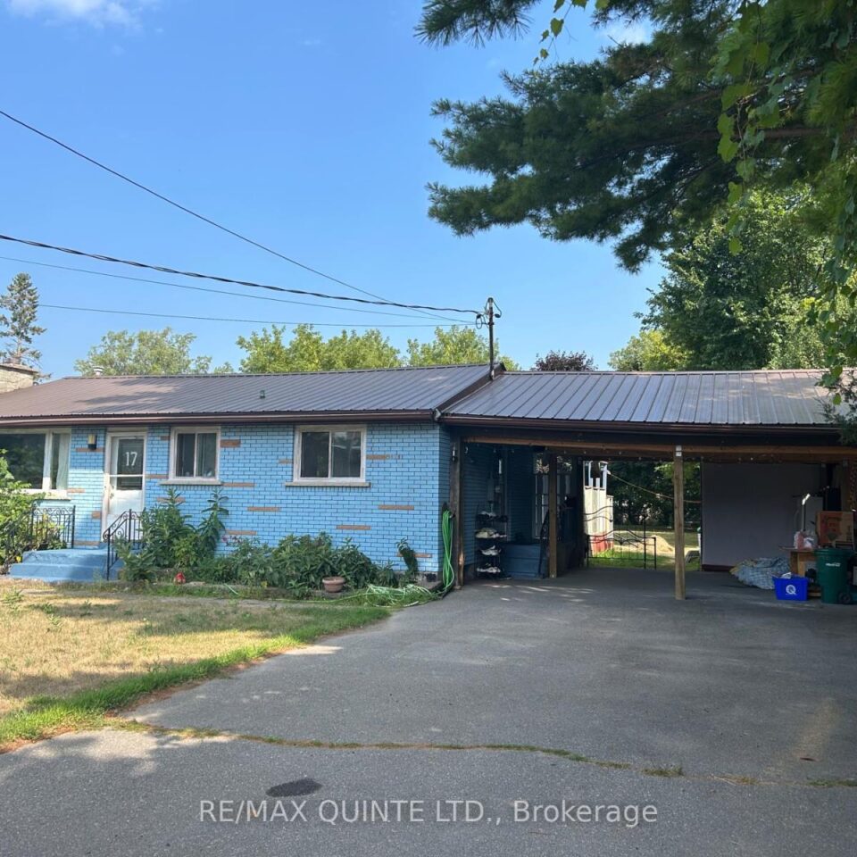 17 Quinte Road, Quinte West