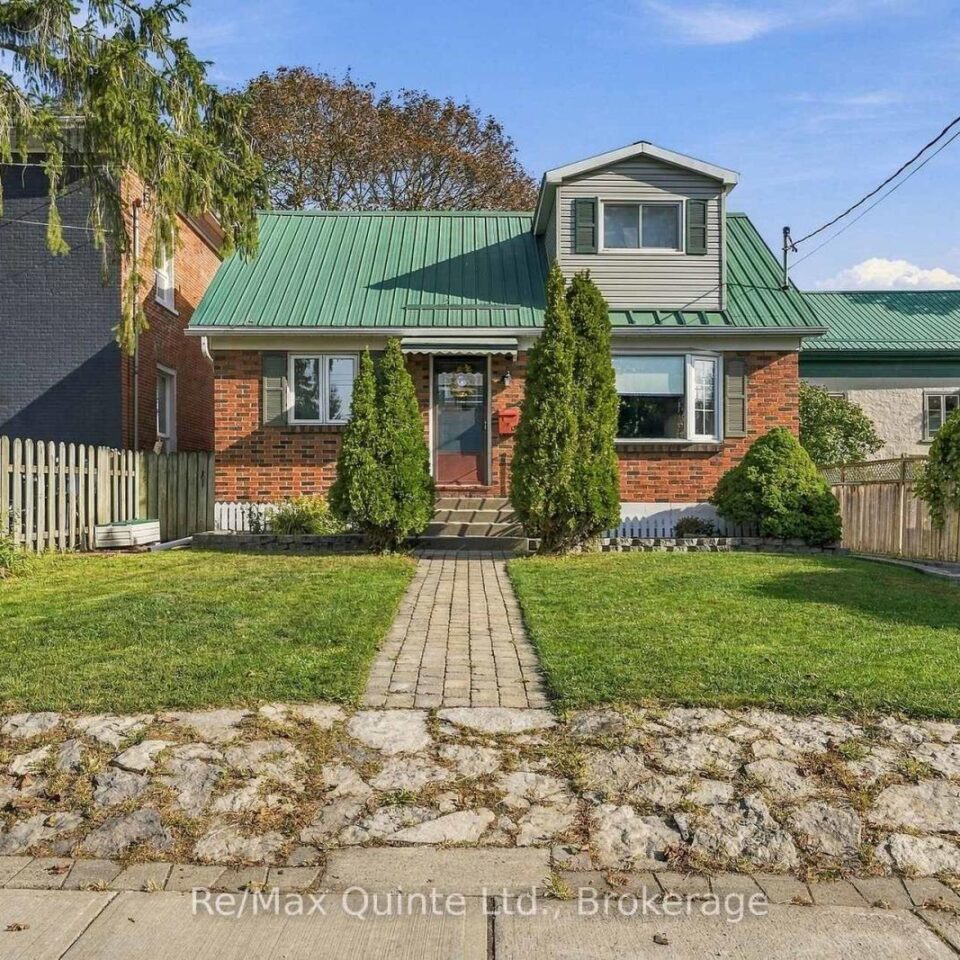 170 Moira Street W, Belleville