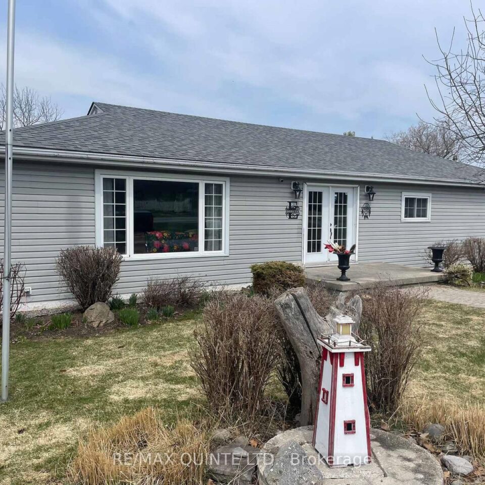 1752 County Road 3, Prince Edward County