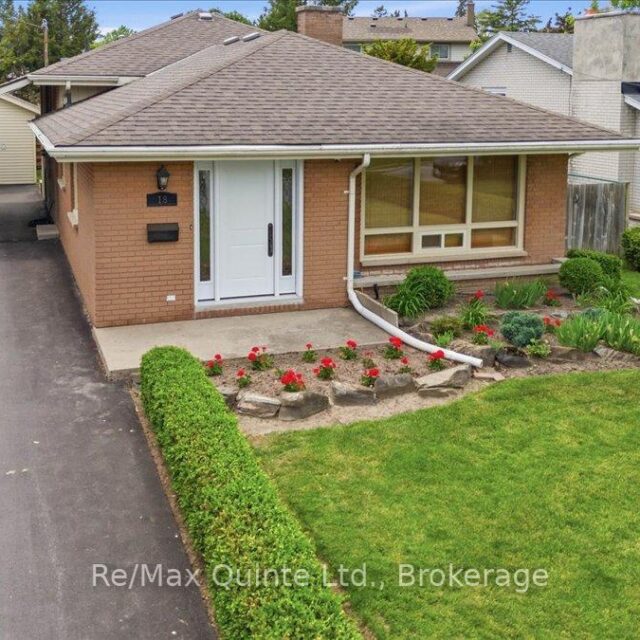 18 Plaza Square, Belleville