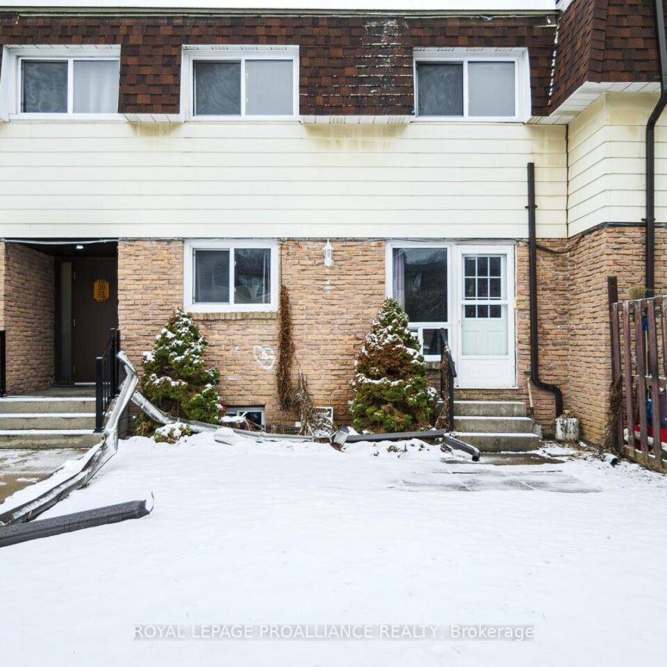 19 – 22 Pitt Street, Prince Edward County