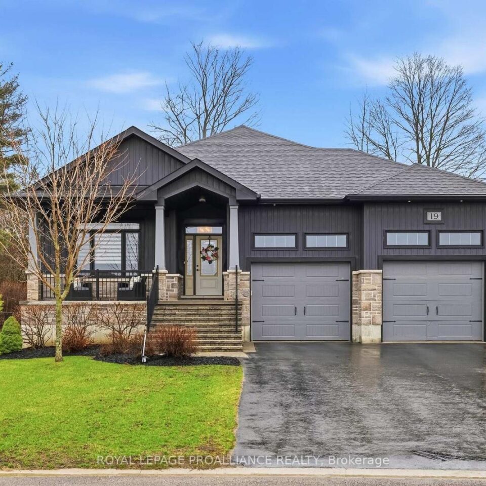 19 Autumn Grove, Quinte West