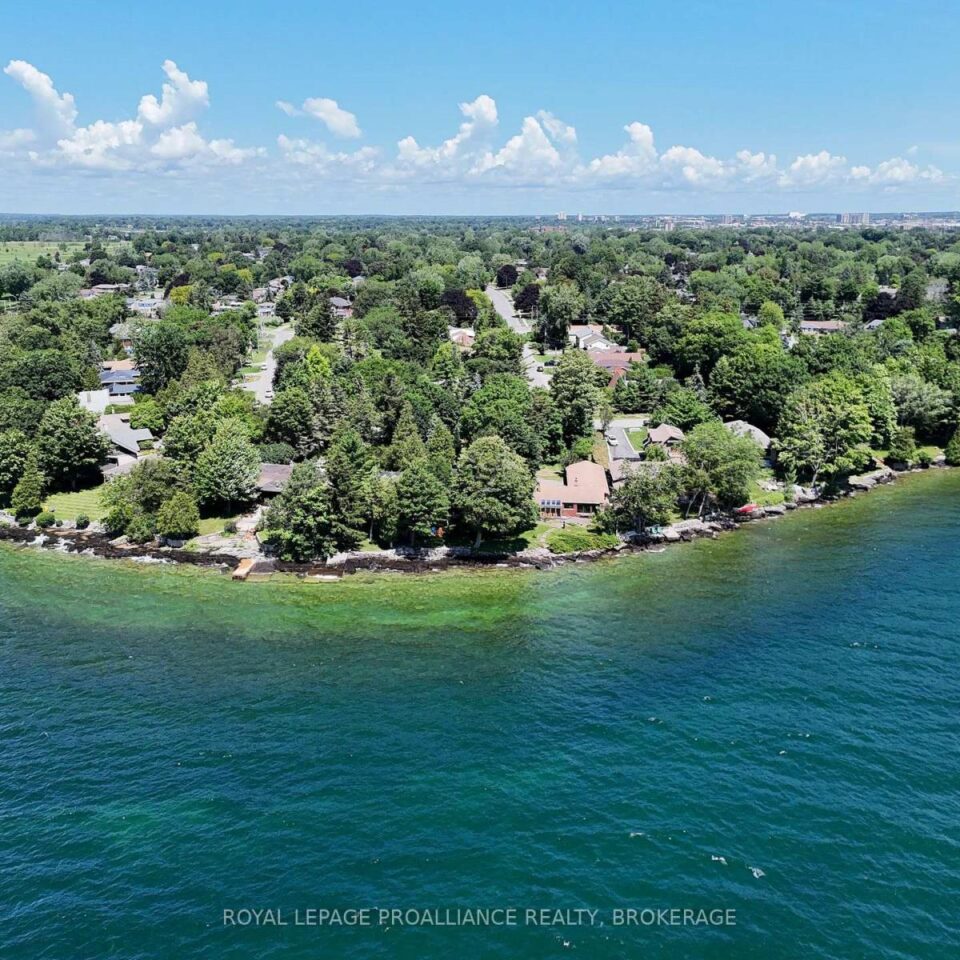 19 Lakeland Point Drive, Kingston