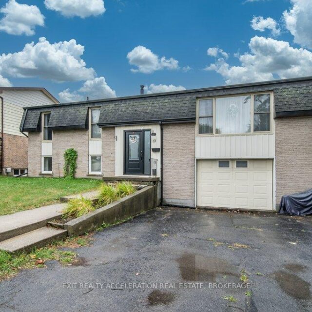 19 Mortensen Drive, Loyalist (amherstview)