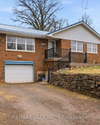 194 St Lawrence Street W, Centre Hastings