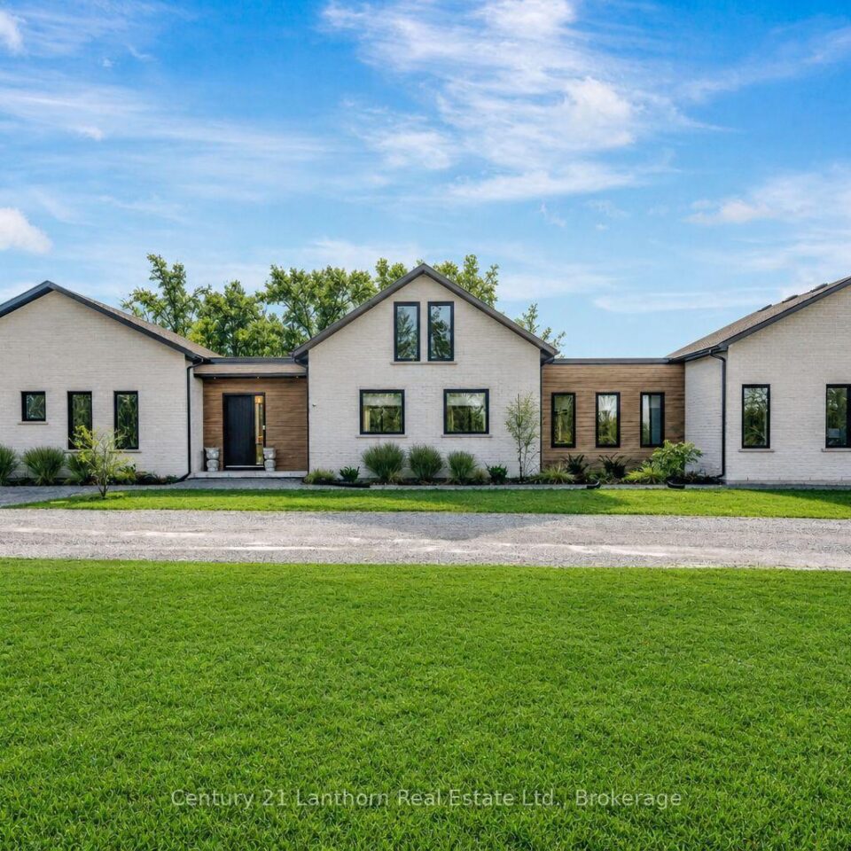 19485 Loyalist Parkway, Prince Edward County
