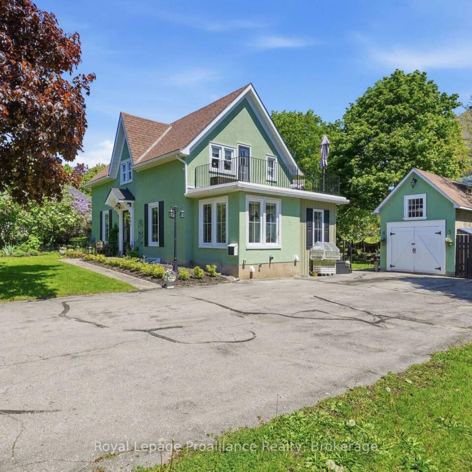 195 Maclellan Avenue, Quinte West