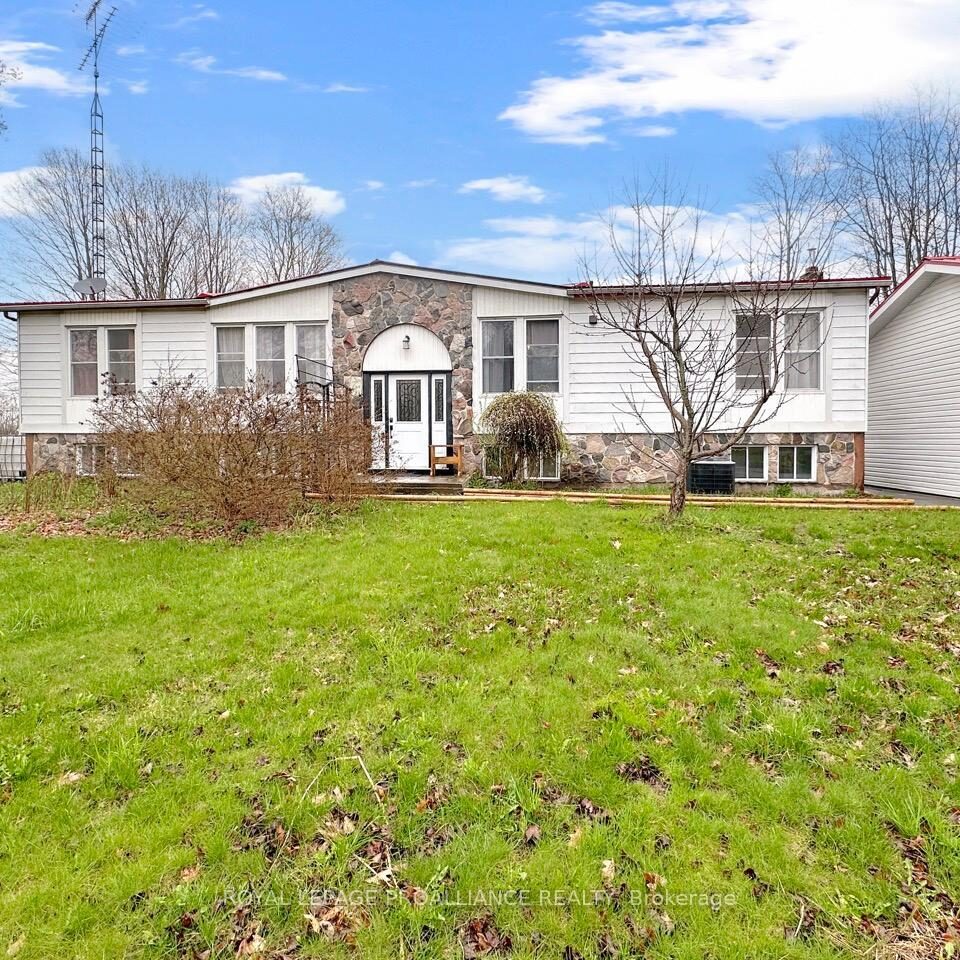 19656 Loyalist Parkway, Prince Edward County