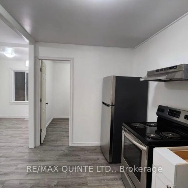 2 – 27 Dundas Street E, Quinte West
