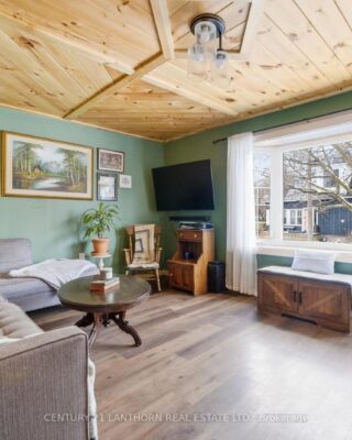 2 Duncan Street, Prince Edward County