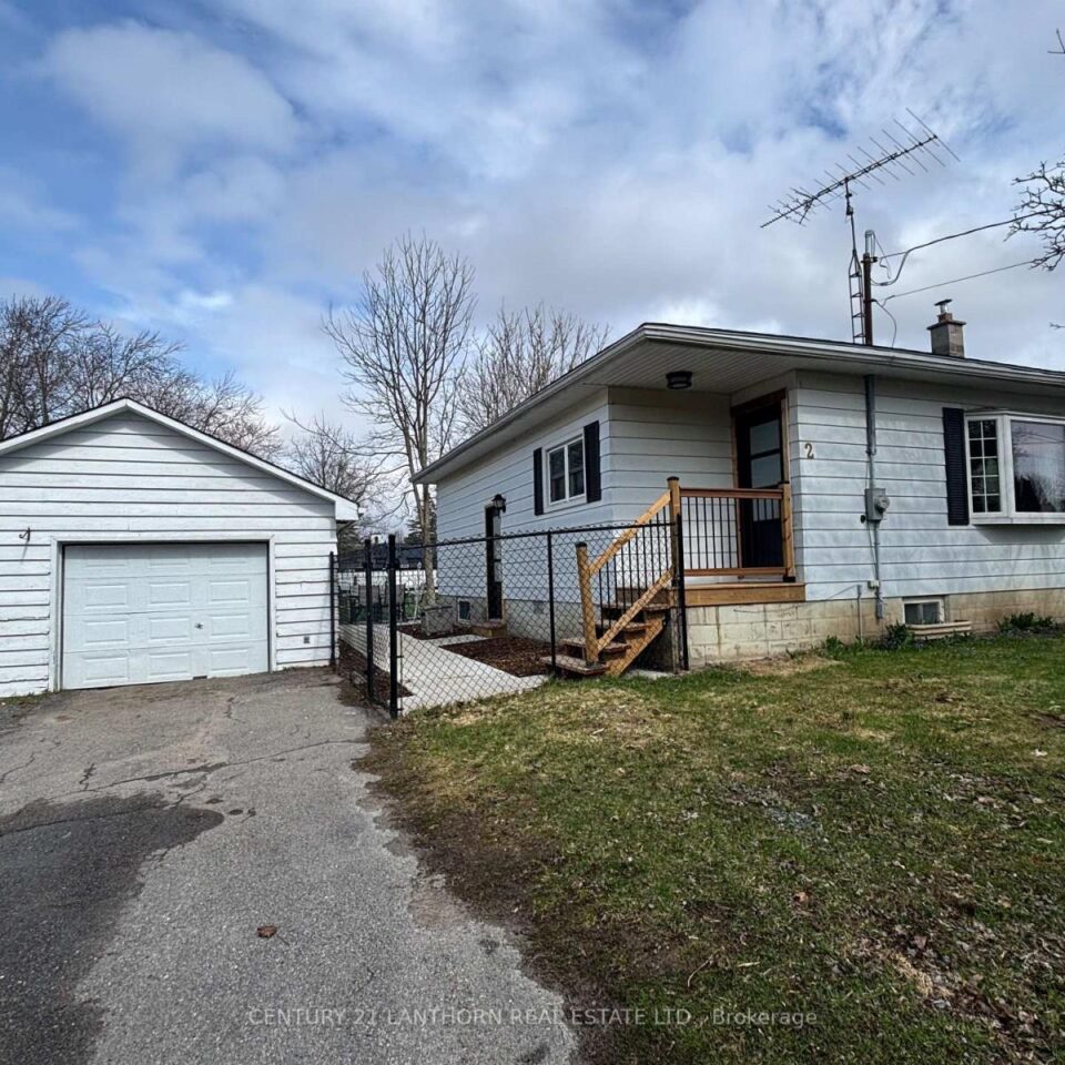 2 Duncan Street, Prince Edward County