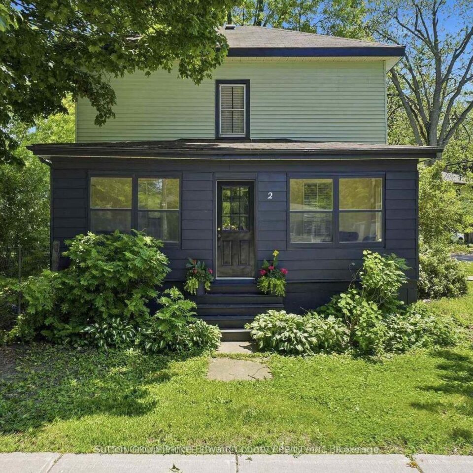 2 Queen Street, Prince Edward County
