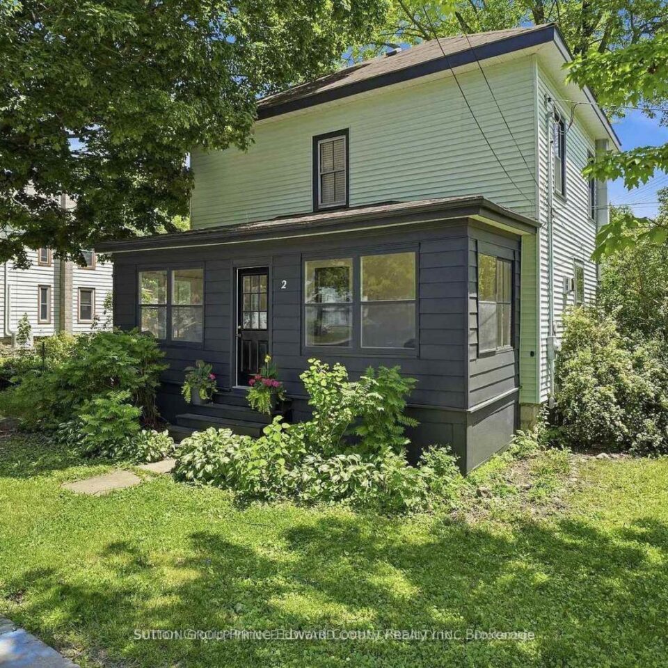 2 Queen Street, Prince Edward County
