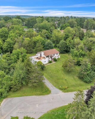 2 Stonehead Circle, Kingston