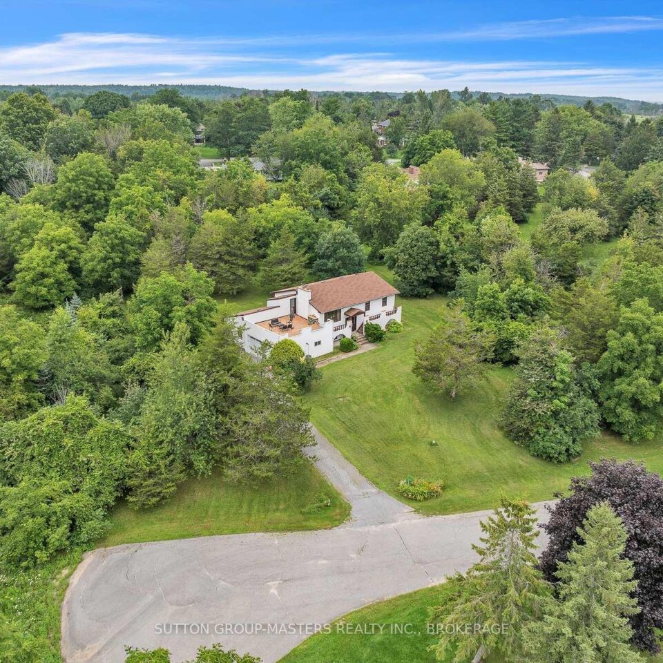 2 Stonehead Circle, Kingston