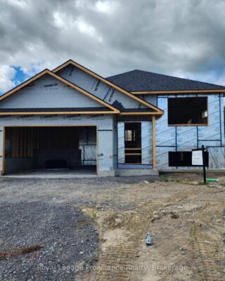 20 Cedarwood Street, Quinte West