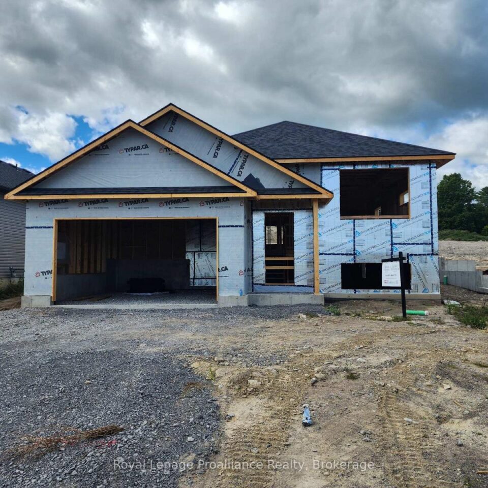 20 Cedarwood Street, Quinte West