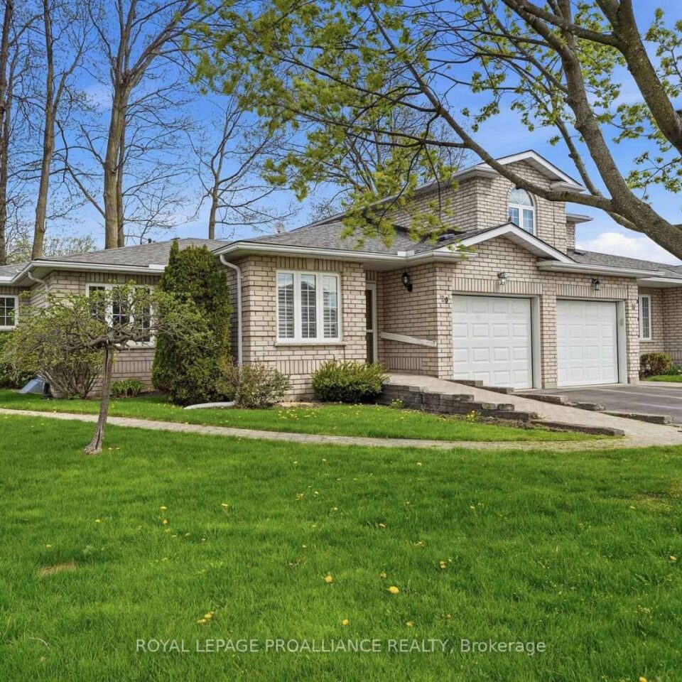 20 Pinegrove Court, Belleville