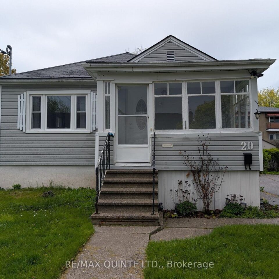 20 Wellington Crescent, Belleville