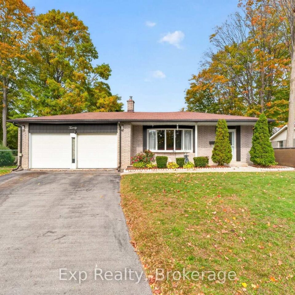 20 Westmount Court, Quinte West