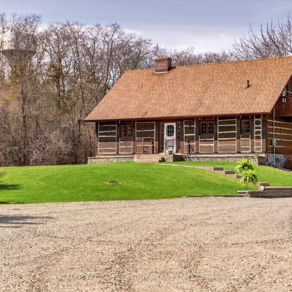 20091 Loyalist Parkway, Prince Edward County