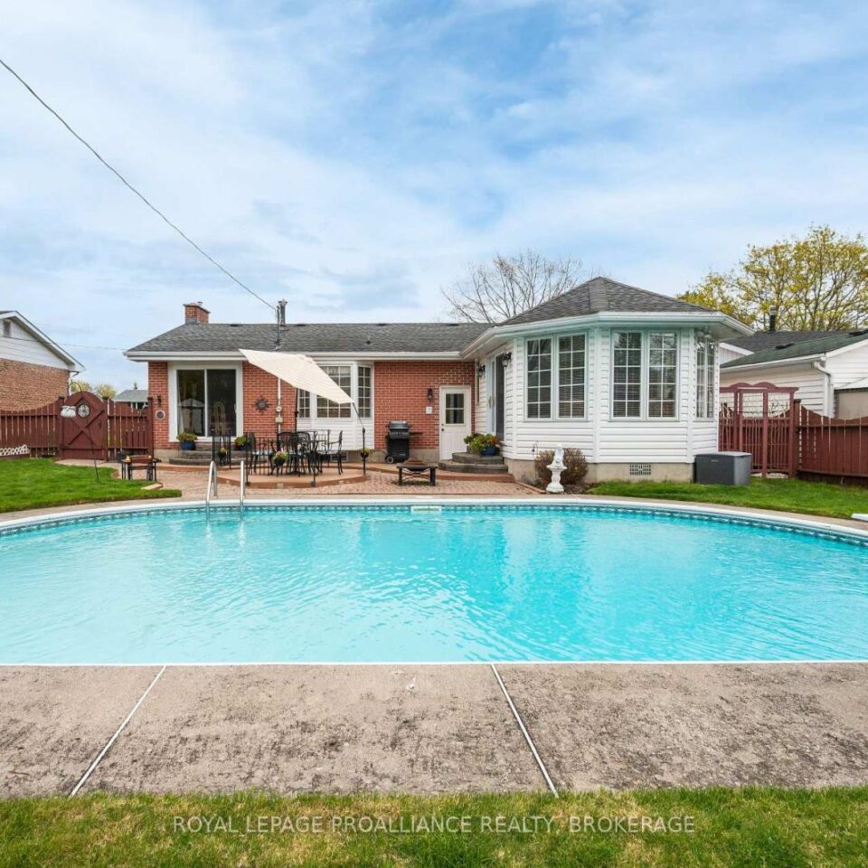 201 Camberley Crescent, Kingston
