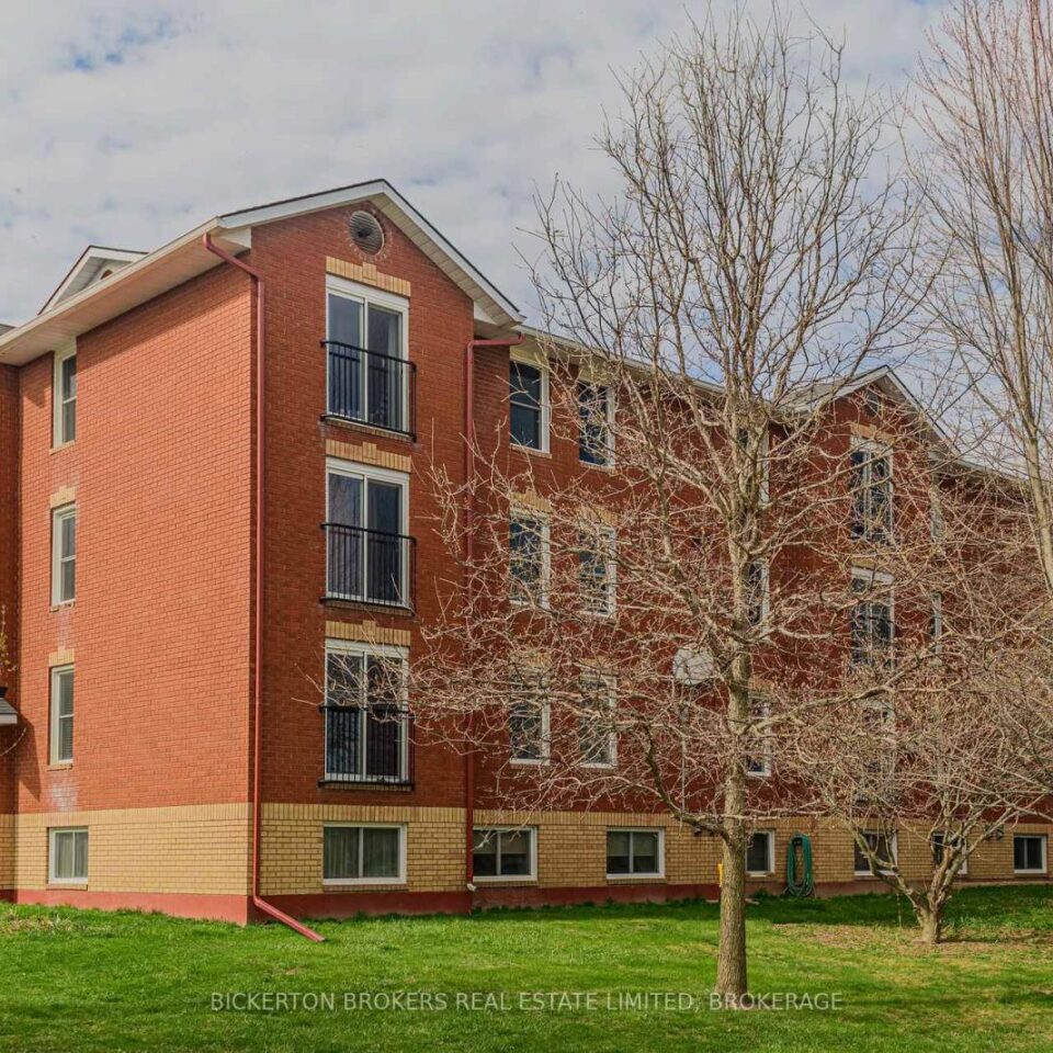 205 – 540 Talbot Place, Gananoque