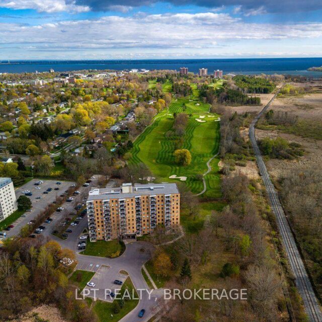 208 – 66 Greenview Drive, Kingston