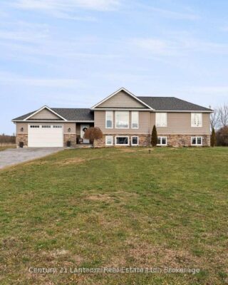 20846 Loyalist Parkway, Prince Edward County