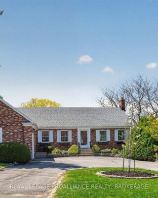 209 Fairway Hill Crescent, Kingston