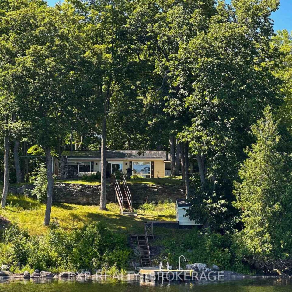 2107 Hambly Lane, South Frontenac