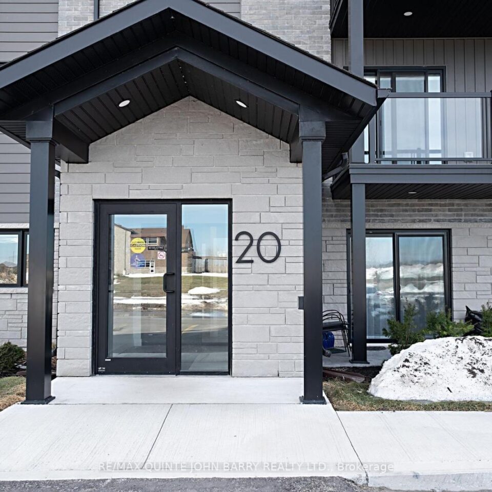 211-20 Hillside Meadow Drive, Quinte West